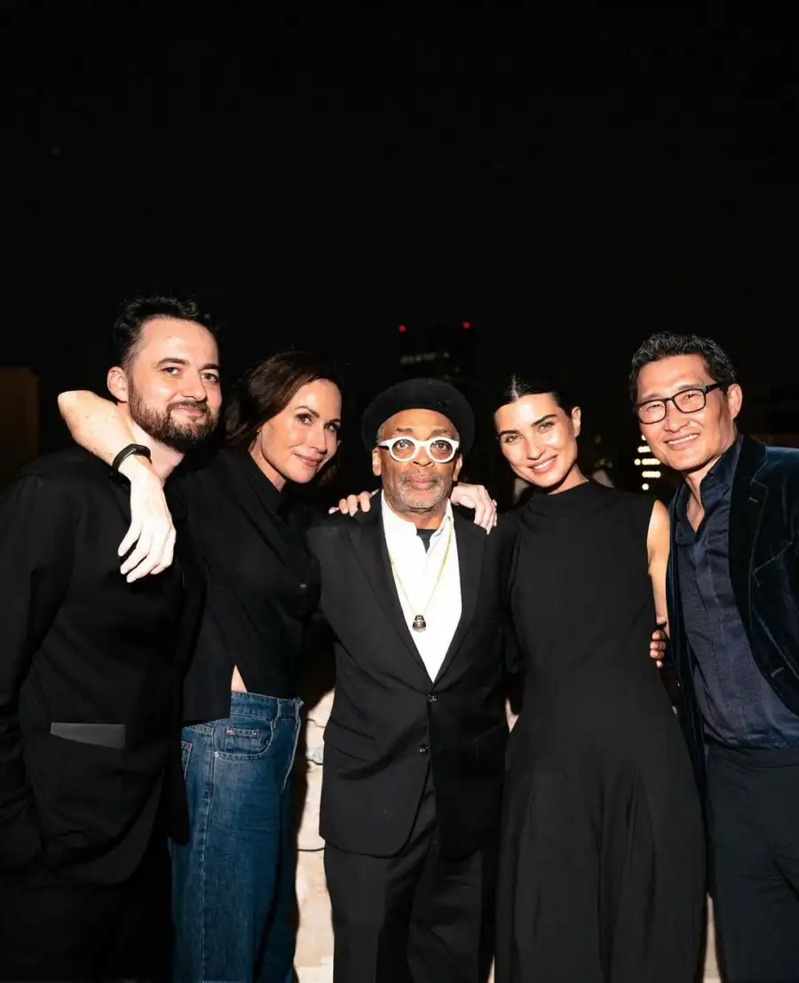 tubabuyukustun2 Paris'te mankenleri gölgede bıraktı