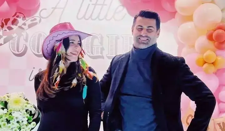 Zeynep Sever Demirel ve Volkan Demirel üçüncü çocuklarına kavuştu 2 Zeynep Sever Demirel ve Volkan Demirel üçüncü çocuklarına kavuştu