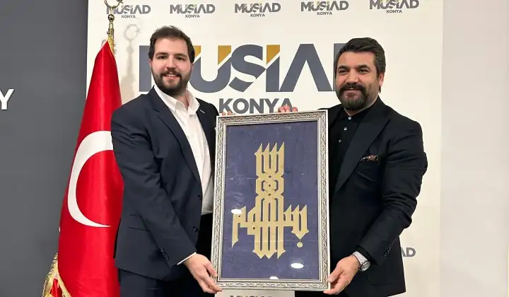 Orhan Gencebay’ın unutulmaz aracıyla Erbakan Malkoç’a büyük sürpriz 1 Orhan Gencebay’ın unutulmaz aracıyla Erbakan Malkoç’a büyük sürpriz