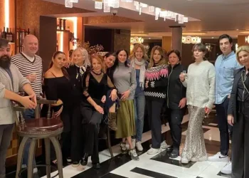 Elif Edes ile sevgi dolu aşk hikayeleri