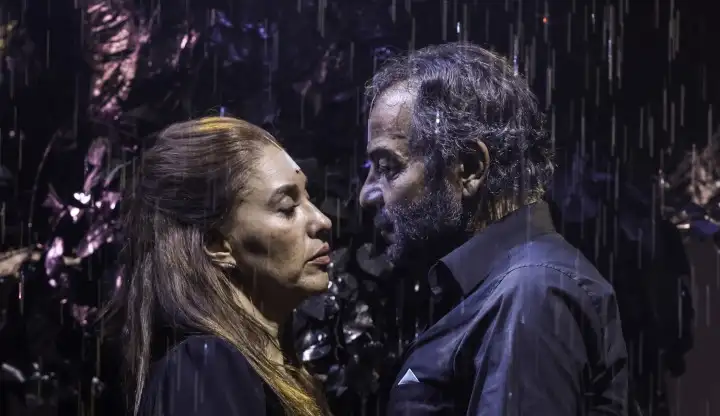 ‘Aşk Biter mi?’ dünya yıldızlarının sahnesi Londra West End’de