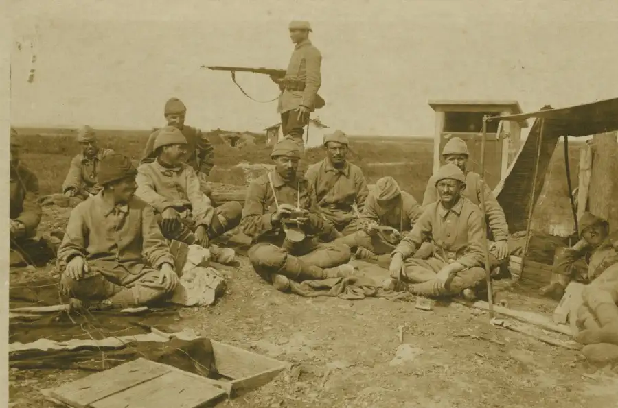 turk saha muhafizlari Atatürk Kitaplığı'ndan çıkan Çanakkale fotoğrafları