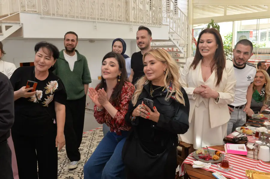 Minik prenses Asya 1 yaşında 6 goncadgunu Minik prenses Asya 1 yaşında