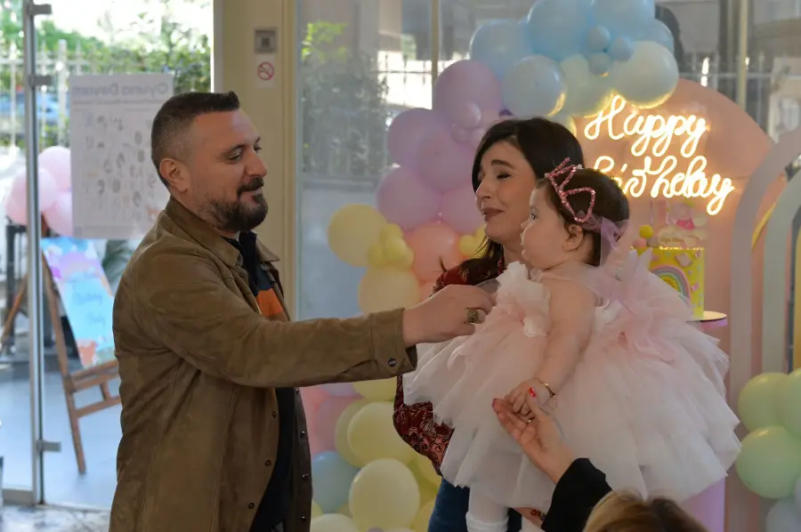 Minik prenses Asya 1 yaşında 5 levent gonca asya Minik prenses Asya 1 yaşında