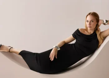 Moda endüstrisinin kadınlara dayattığı normları yıkmaya geliyor