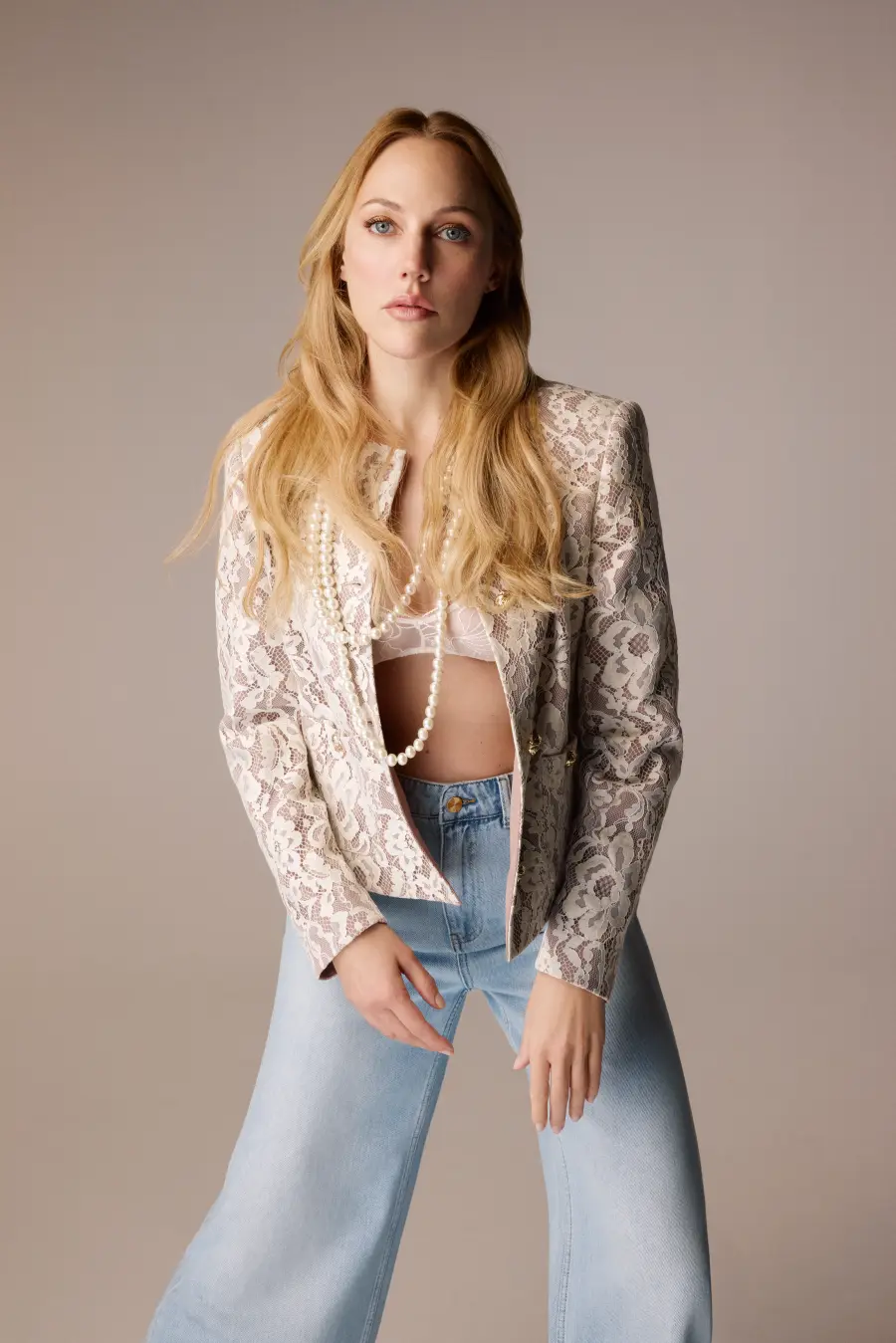 meryem uzerli love1 Moda endüstrisinin kadınlara dayattığı normları yıkmaya geliyor