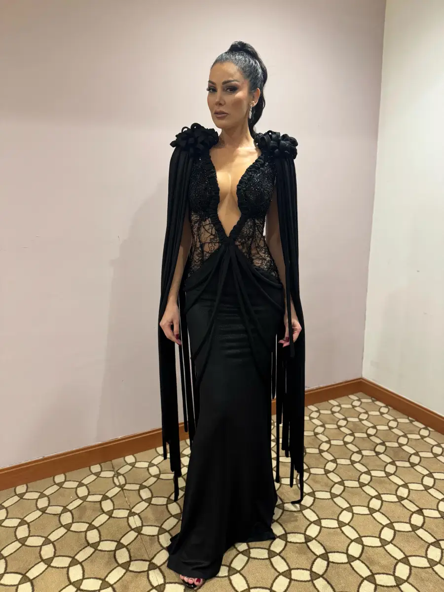 petek dincoz Petek Dinçöz ve Fatih Ürek Batum’u coşturdu