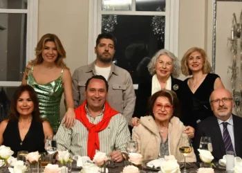 Pınar Çakır Ataman doğum gününü dostlarıyla kutladı
