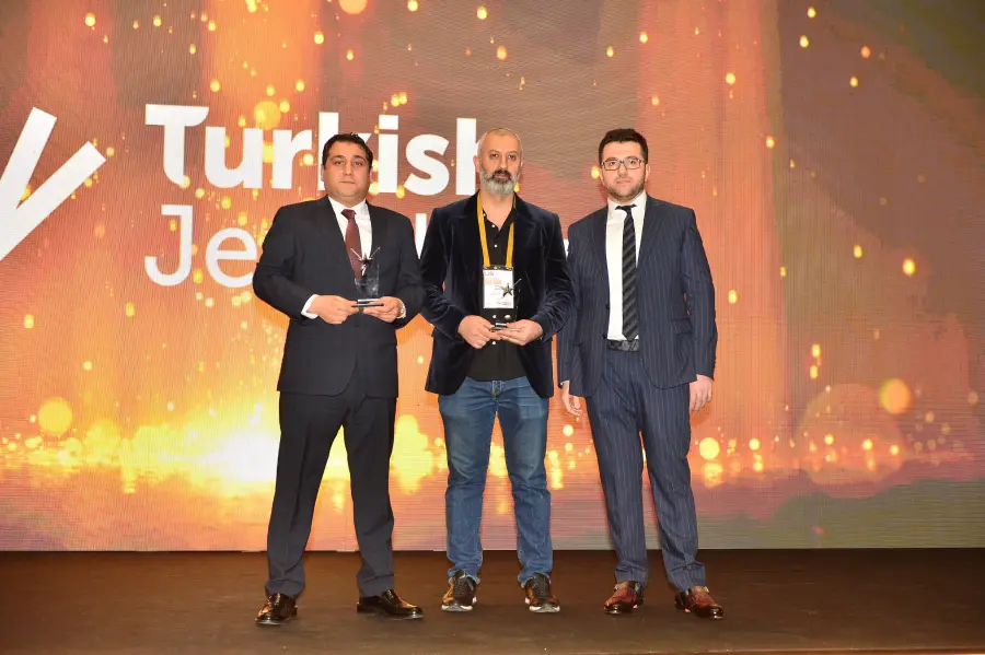 İhracatın Liderleri ve Tasarım Yarışması ödülleri verildi 2 pirlanta odul2 İhracatın Liderleri ve Tasarım Yarışması ödülleri verildi