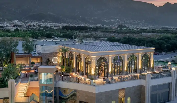 The Roof Garden: Lezzetin ve Zarafetin Buluşma Noktası