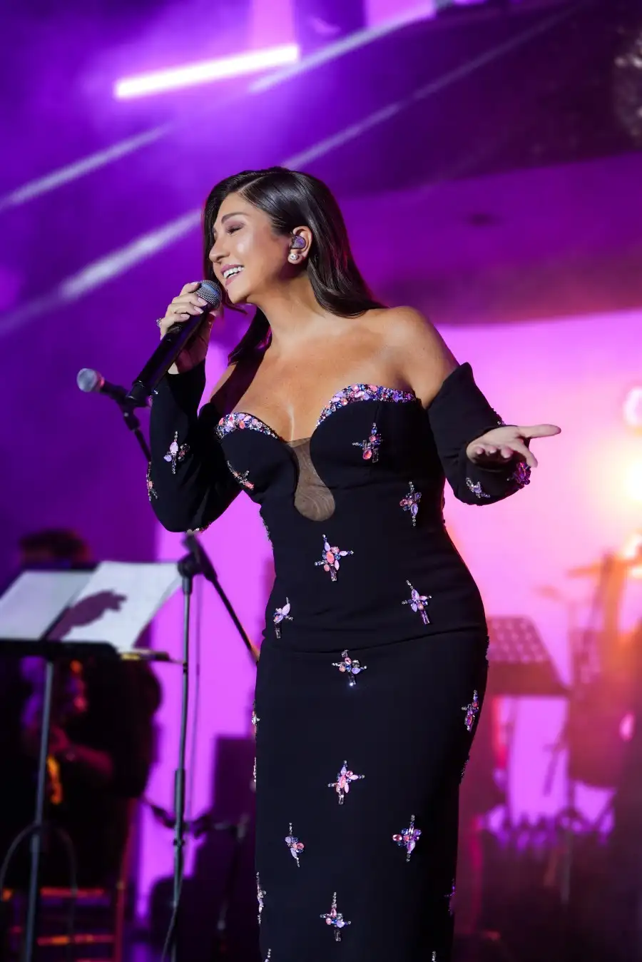 Sibel Can'dan görkemli geri dönüş 3 sibelcan cahide1 Sibel Can'dan görkemli geri dönüş