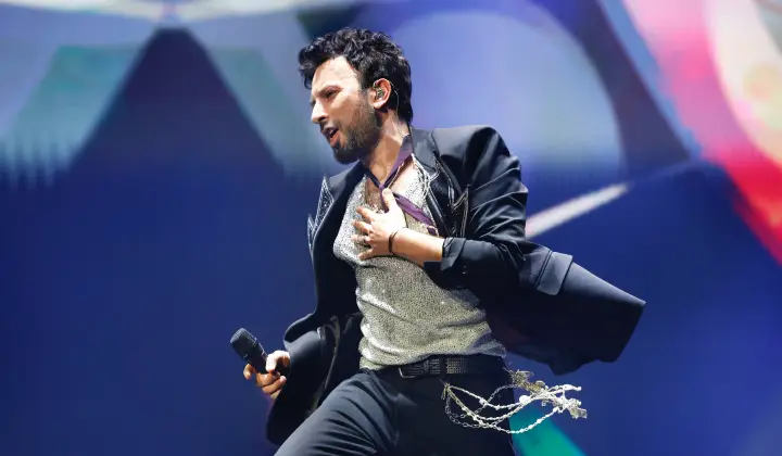 Tarkan, yeni şarkılarıyla Düsseldorf’taydı 1 Tarkan, yeni şarkılarıyla Düsseldorf’taydı