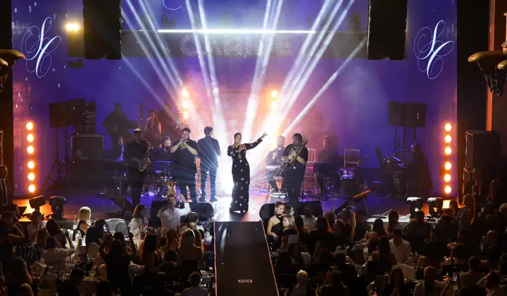 Sibel Can’dan Cahide Palazzo’da unutulmaz gece 2 Sibel Can’dan Cahide Palazzo’da unutulmaz gece