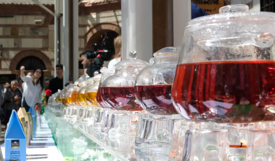 Dünya Çay Günü’nde, dünya çayları Beta Yeni Han’da buluştu 3 betaaa Dünya Çay Günü’nde, dünya çayları Beta Yeni Han’da buluştu