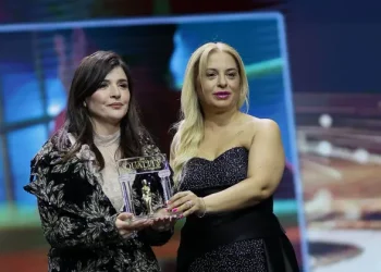 16. Quality Ödülleri’nde ‘En Quality Kadın Oyuncu’ ödülü Gonca Vuslateri’nin oldu