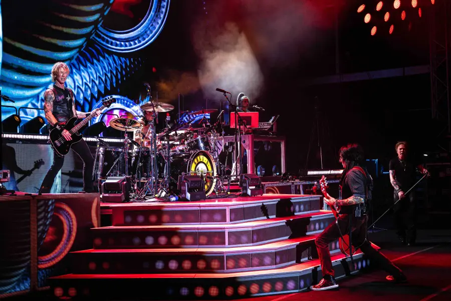 Istanbul 21 Guns N'Roses efsanesi İstanbul'da yeniden tarih yazdı