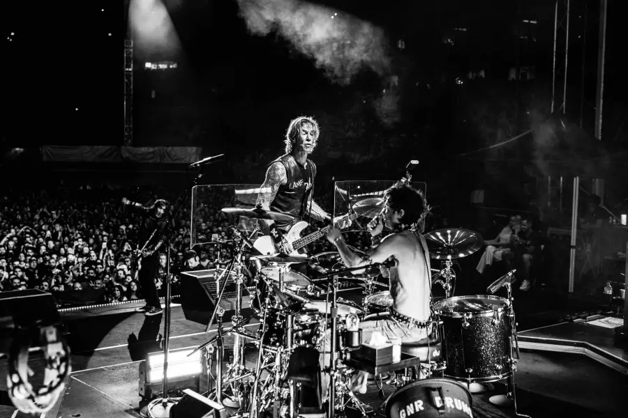 Istanbul 29 Guns N'Roses efsanesi İstanbul'da yeniden tarih yazdı