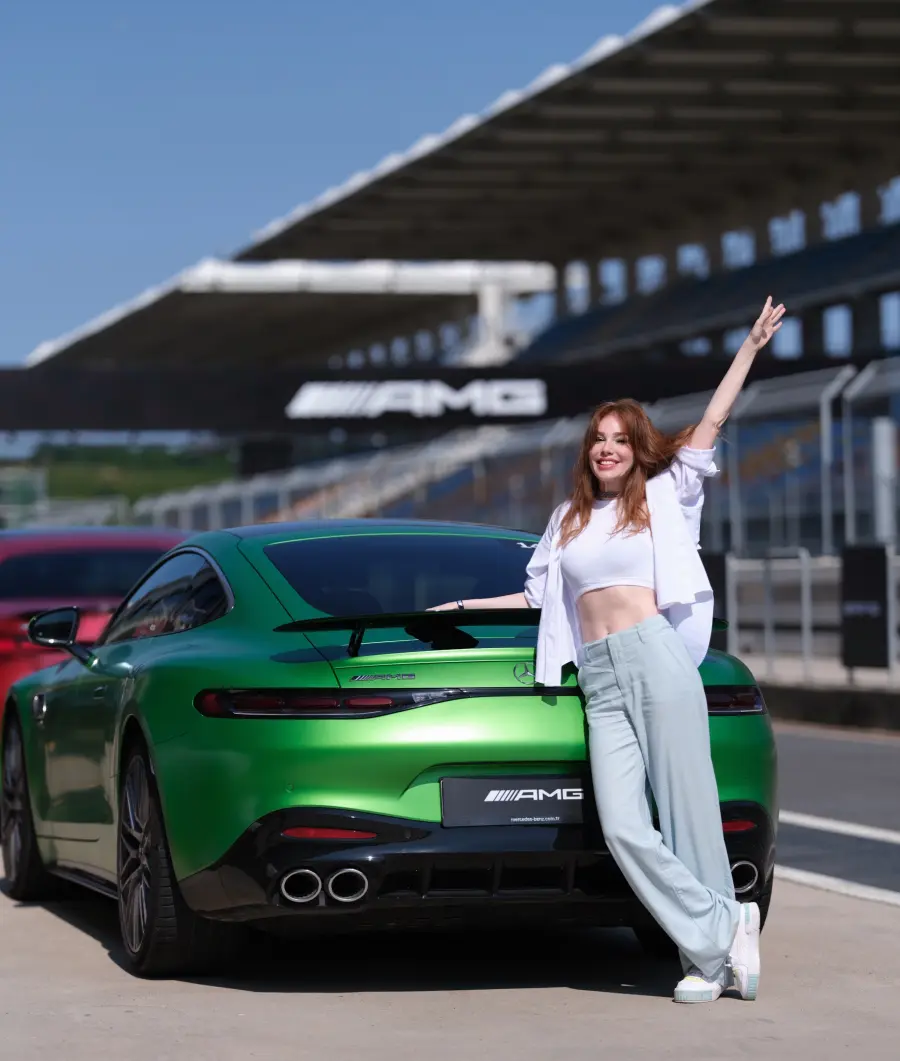 Mercedes-AMG İstanbulPark’ta hız tutkunlarını buluşturdu 2 elcin sangu Mercedes-AMG İstanbulPark’ta hız tutkunlarını buluşturdu