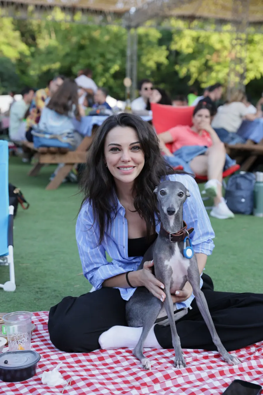 tuvana turkay Lifepark’ta ormanda caz, yıldızlarla piknik