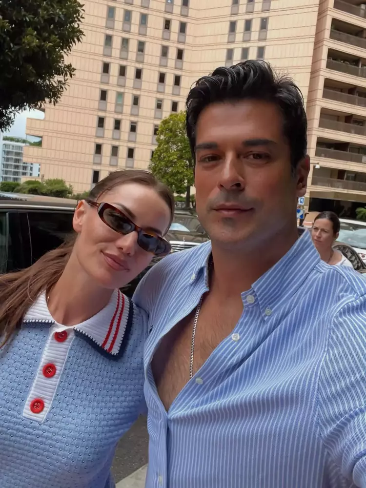 Sakallarına veda eden Burak Özçivit aşk tatilinde 4 6888560a8467847244c34c43 Sakallarına veda eden Burak Özçivit aşk tatilinde
