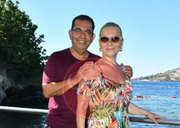 Osman Arar eşi Suzan hanım ile tatil keyfinde