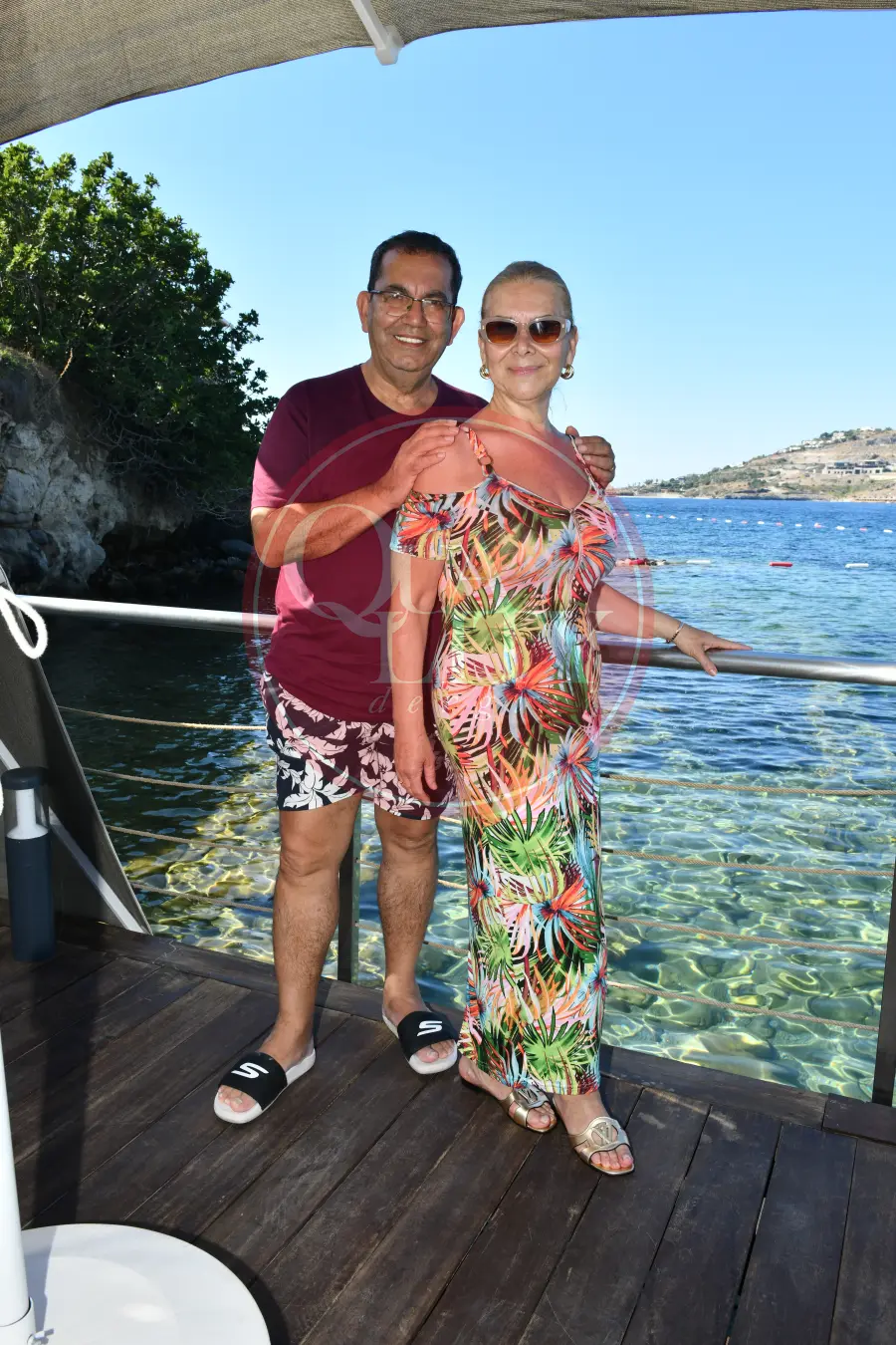 Osman Arar eşi Suzan hanım ile tatil keyfinde 4 osman suzan arar1 Osman Arar eşi Suzan hanım ile tatil keyfinde