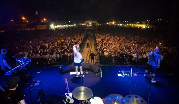 Zeytinli Rock Festivali bu yıl İstanbul'da 1 Zeytinli Rock Festivali bu yıl İstanbul’da
