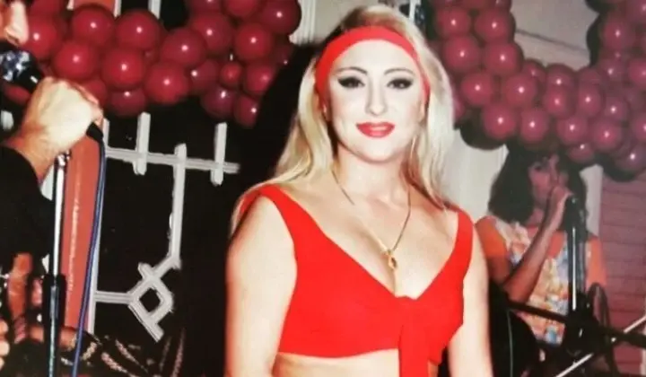 Şarkıcı Güllü 52 yaşında hayatını kaybetti 1 Şarkıcı Güllü 52 yaşında hayatını kaybetti
