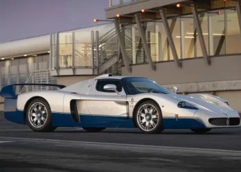 20 Yaşındaki Maserati MC12 Stradale 5,2 Milyon dolarlık rekor fiyatla satıldı
