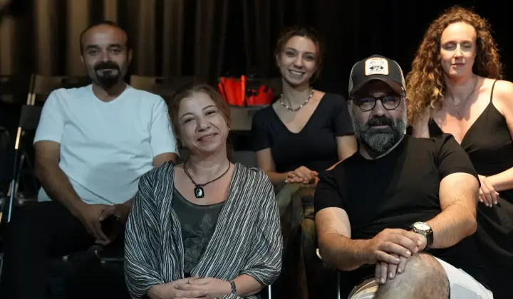 ’Bir kahkahanın ardındaki gözyaşı’ Eylül’de sahnede 3 ’Bir kahkahanın ardındaki gözyaşı’ Eylül’de sahnede