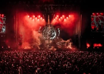 Armin van Buuren, THE ORB Sahnesi ile İstanbul’u büyüledi