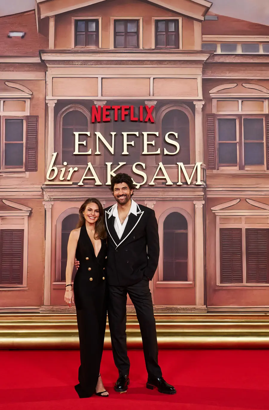 Gala için 'Enfes Bir Akşam' 8 1760042953 Enfes Bir Aksam Gala Gecesi Asl Enver Engin Akyurek Gala için 'Enfes Bir Akşam'