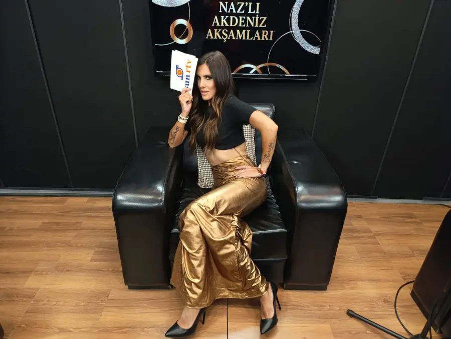 naz elibol1 Naz Elibol, 'Naz'lı Akdeniz Akşamları' ile karşınızda