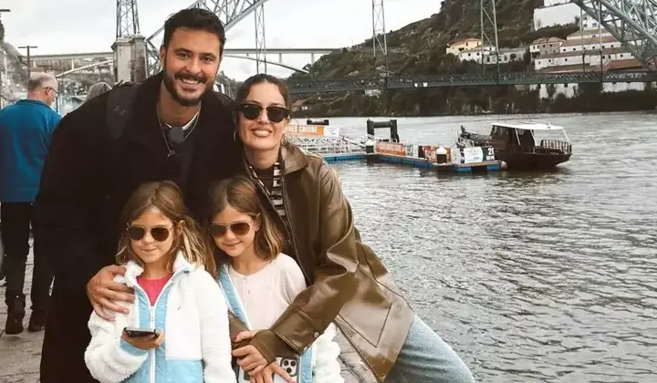 Anıl Altan ve Pelin Akil’den aile pozu
