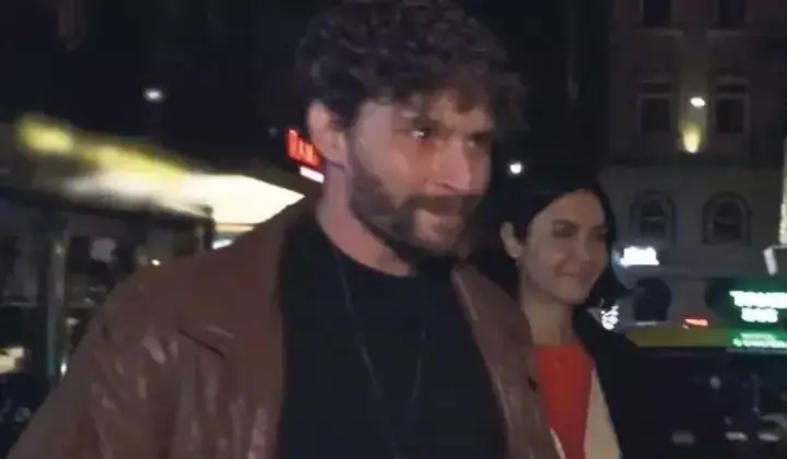 Ahu Yağtu 12 yaş küçük aşkıyla el ele 2 Ahu Yağtu 12 yaş küçük aşkıyla el ele