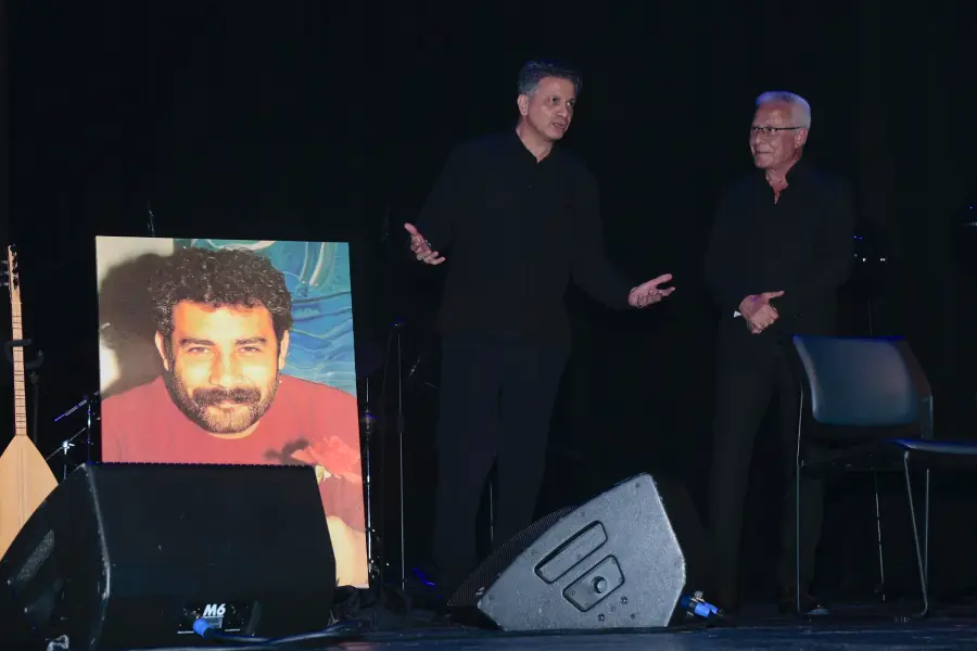 'Ahmet Abi’min Şarkıları' AKM’de duygu yüklü bir geceye dönüştü 5 ahmetabinin1 'Ahmet Abi’min Şarkıları' AKM’de duygu yüklü bir geceye dönüştü