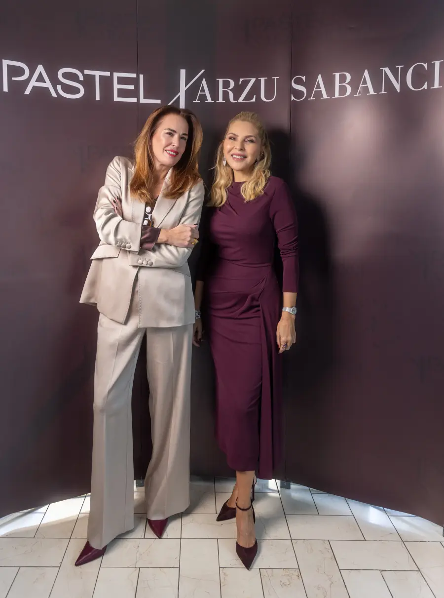 Pastel x Arzu Sabancı Koleksiyonu ile zamansız bir buluşma 2 jeniapinto arzusabanci Pastel x Arzu Sabancı Koleksiyonu ile zamansız bir buluşma