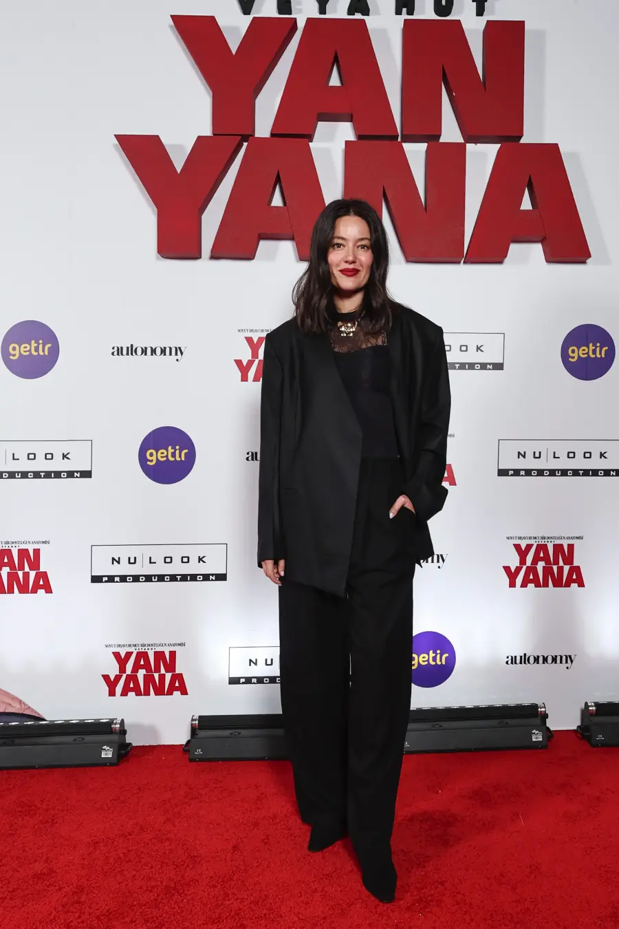 pelinakil Haluk Bilginer ve Feyyaz Yiğit'i buluşturan 'Yan Yana'dan muhteşem gala