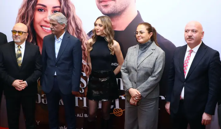 Sinem Kobal'a Azerbaycan'da sevgi seli 2 Sinem Kobal’a Azerbaycan’da sevgi seli