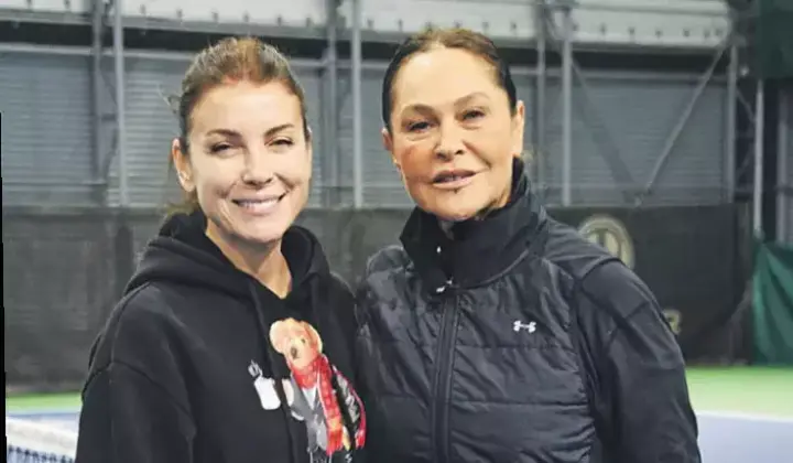 Hülya Avşar ile Özge Özberk kortta karşı karşıya 1 Hülya Avşar ile Özge Özberk kortta karşı karşıya