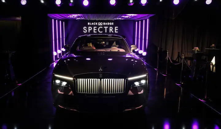 Tarihinin en güçlü Rolls-Royce’u Black Badge Spectre Türkiye sahnesinde