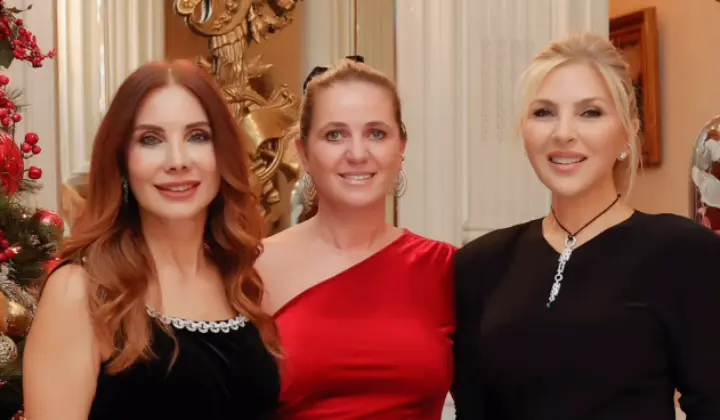 Arzu Sabancı'dan Kanlıca'daki yalısında yılbaşı partisi 1 Arzu Sabancı’dan Kanlıca’daki yalısında yılbaşı partisi