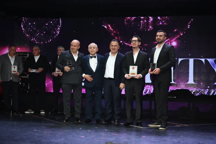 bymustafa Quality of magazine yeni davetinde yanımızda olan destekçilerimize 'Teşekkür Plaketi'