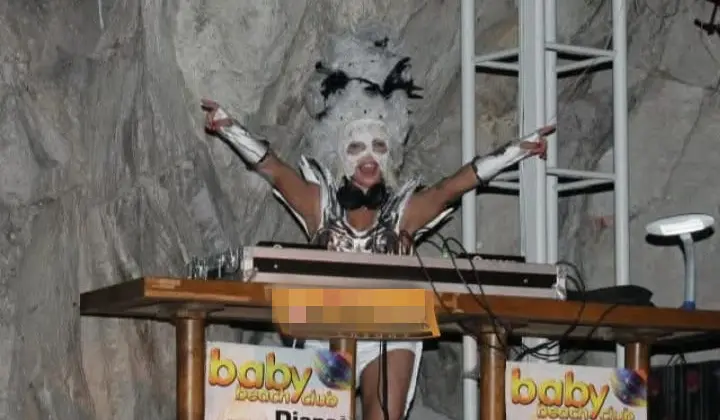 Dj'lerin kraliçesi DJ Eva, partiyi ateşe verdi 3 Dj’lerin kraliçesi DJ Eva, partiyi ateşe verdi
