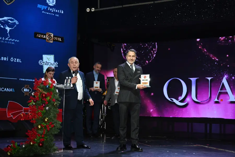 ridvanbiyik Quality of magazine yeni davetinde yanımızda olan destekçilerimize 'Teşekkür Plaketi'