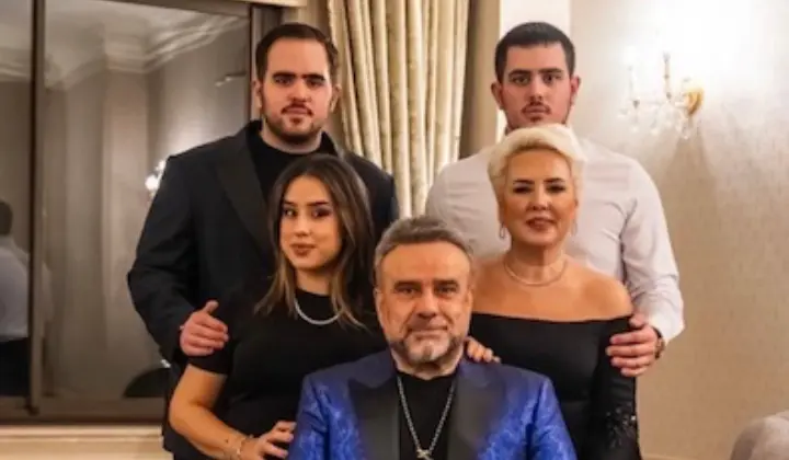 Sahne öncesi ailecek kutlama 1 Sahne öncesi ailecek kutlama