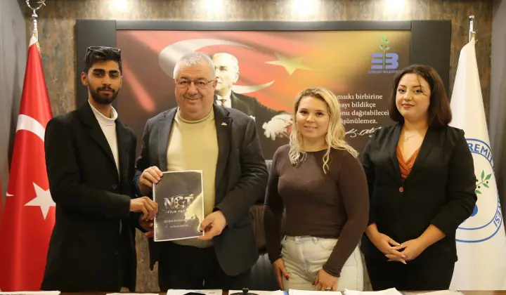 Necati Çokkaragöz, film ve müzik sektöründe dikkat çekiyor