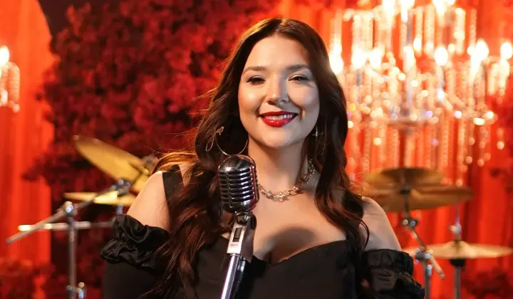 Tuğçe Kandemir'den yeni yıla özel akustik seri 1 Tuğçe Kandemir’den yeni yıla özel akustik seri