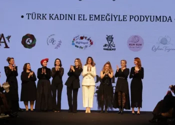 Open Stage Fashion Week karma defilelerle sona erdi