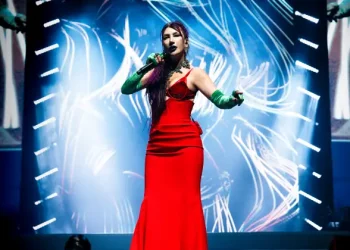 Hande’den Arena’da İki Gece Üst Üste Kapalı Gişe!